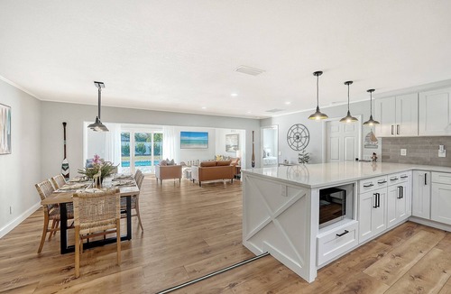 Ringling Park House | Heated Pool Retreat 3BR Minutes to Siesta Key & Downtown