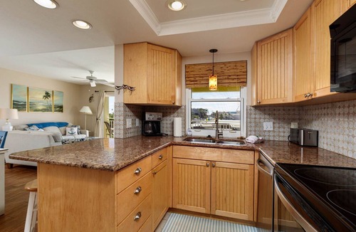 Redington Shores Condo | Heated Pool/Spa - Beachside! , Sleeps 10, Balcony 101