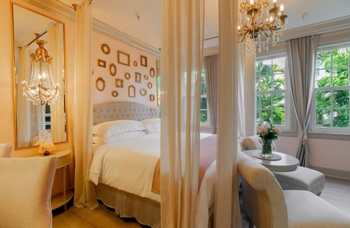 Palm Beach Hotel | 🌴 Hemingway Garden Palm Beach Island 🌴 Free Parking 🌴 Pool