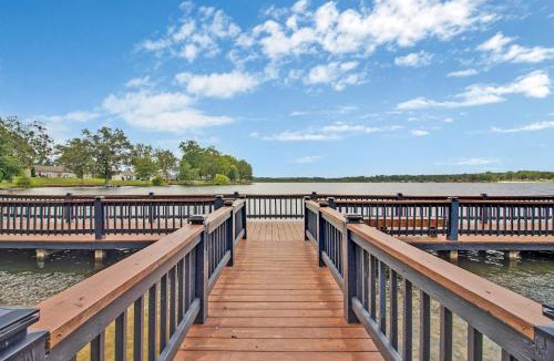 Lake Tansi Apartment | Hiawatha West Lake Tansi by Coolvacay