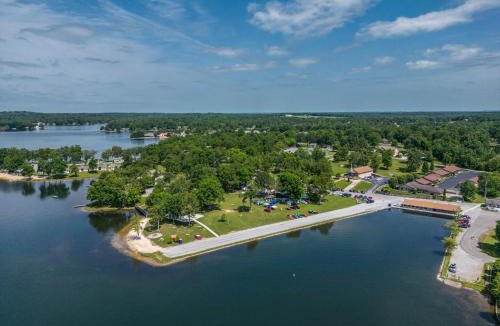 Lake Tansi Apartment | Hiawatha West Lake Tansi by Coolvacay
