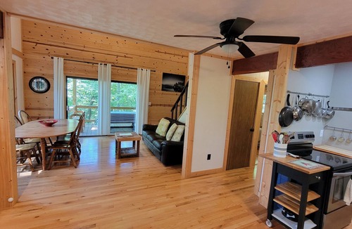 Almond Cabin | Hickory Ridge - HotTub - GSMNP, NOC, Train and Fontana Lake