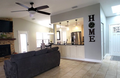 Country Oaks House | Hidden Gem Home in Sarasota w/amenities by UTC Mall and Siesta Key