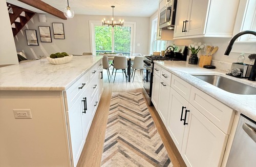 Marstons Mills House | Hidden gem in Marston Mill with jacuzzi, sauna, game room and more!