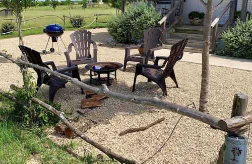 Fredericksburg Cottage | Hidden Gem Rustic private Cottage but minutes to downtown Fredericksburg.