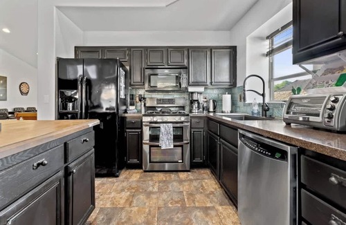 Highland Hills House | Hideaway Getaway - Newly Remodeled 3BR Vegas Home