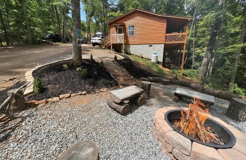 Murphy Ski Chalet | Hikers Hideaway Cabin, Hot Tub, Fireplace, Nature, Pets