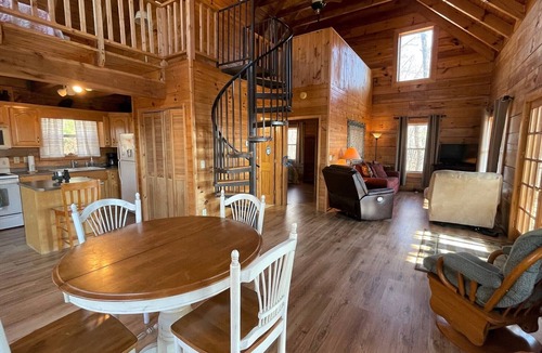 Murphy Cabin | Hillside Hideaway - log cabin in the woods