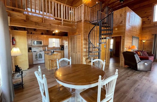 Murphy Cabin | Hillside Hideaway - log cabin in the woods