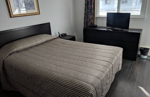 Kingston Hotel | Hilltop Motel