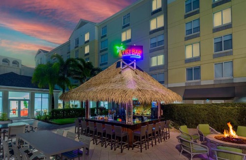 Florida Center Hotel | Hilton Garden Inn Orlando International Drive North