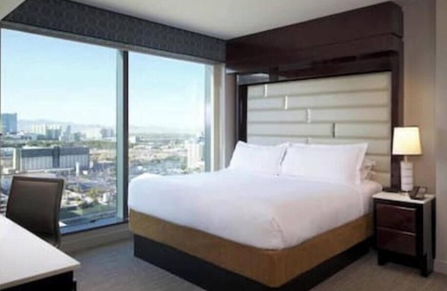 Las Vegas Hotel | Hilton Grand Vacations Club Elara Center Strip Las Vegas