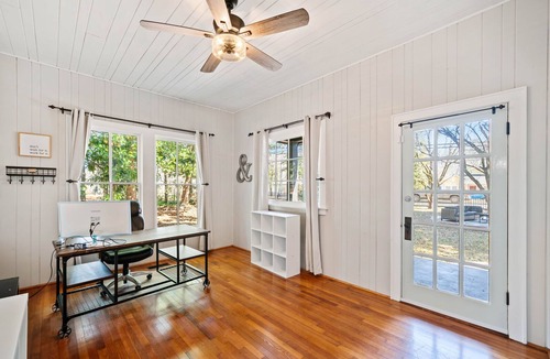 Jasper House | Historic 6 Bedroom Luxury Home Walking Distance to Downtown Jasper!