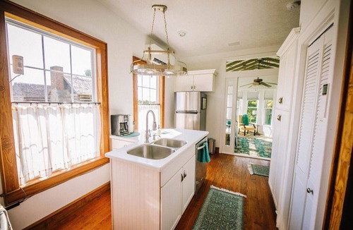 Newbern House | Historic cottage with a bright, sun-drenched interior, offering the ultimate peaceful getaway.