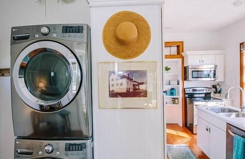 Newbern House | Historic cottage with a bright, sun-drenched interior, offering the ultimate peaceful getaway.