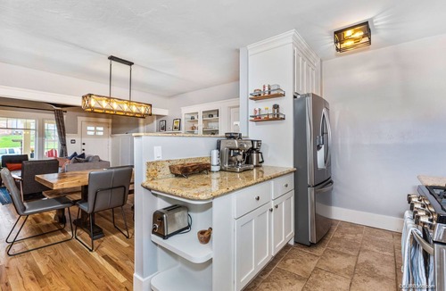 South Park House | Historic Craftsman Home in South Park near Zoo, Balboa Park, sleeps 8!