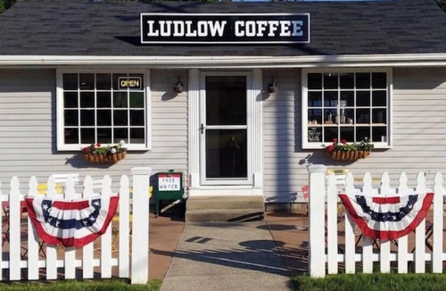 Ludlow Condo | Historic Ludlow | Walk to the kids park