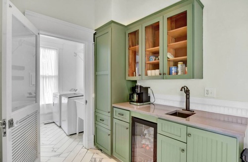 Brunswick House | Historic McKinnon Twin, Beautifully Renovated in Historic Downtown Brunswick