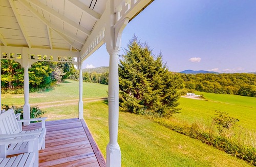 Cavendish House | Historic mountain-view farmhouse with lovingly restored interior - dog-friendly