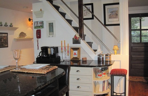 Mystic House | Historic Sea Captains Home in Downtown Mystic, Walk everywhere, Pet Friendly!