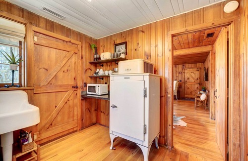 Crossville Cottage | Historic Tennessee Vacation Rental on Homestead