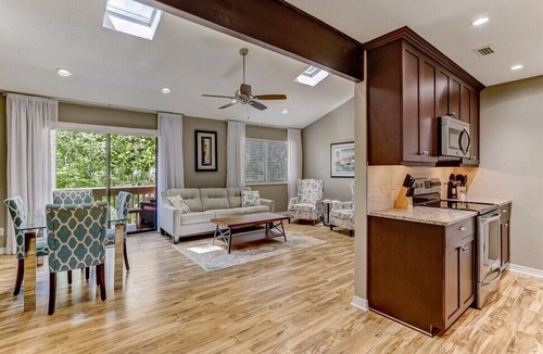 Fernandina Beach Condo | Hit the Courts, Hit the Beach:Your Coastal Retreat