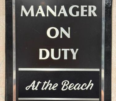 Fort Walton Beach Hotel | Hole Inn the Wall Hotel - Fort Walton Beach - Sunset Plaza - nearby Beaches & Hurlburt