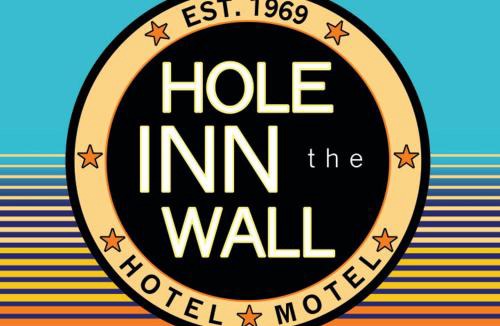 Fort Walton Beach Hotel | Hole Inn the Wall Hotel - Fort Walton Beach - Sunset Plaza - nearby Beaches & Hurlburt