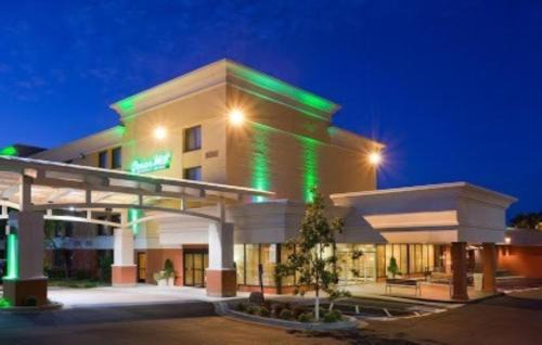 West Bloomington Hotel | Holiday Inn Blmgtn Arpt South - Mall Area by IHG