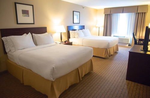 Devils Lake Hotel | Holiday Inn Express Devils Lake by IHG