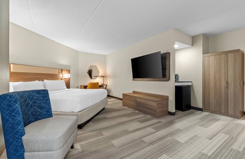 Hummelstown Hotel | Holiday Inn Express Hershey - Harrisburg Area by IHG
