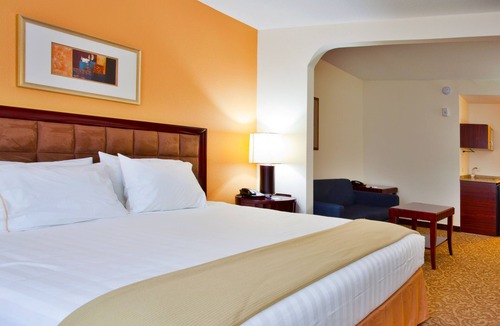 Brooksville Hotel | Holiday Inn Express Hotel & Suites Brooksville by IHG