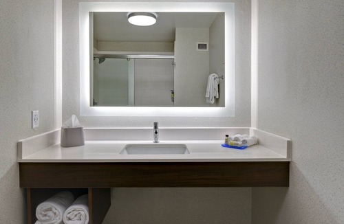 Anderson Hotel | Holiday Inn Express Hotel & Suites Anderson-I-85 by IHG