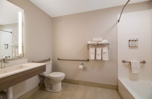 The Villages Hotel | Holiday Inn Express Hotel & Suites The Villages by IHG