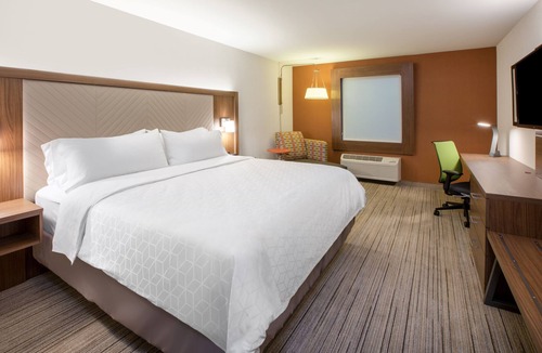 Okeechobee Hotel | Holiday Inn Express Hotel & Suites Lake Okeechobee by IHG