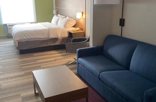 Warrenton Hotel | Holiday Inn Express Hotel & Suites Warrenton by IHG