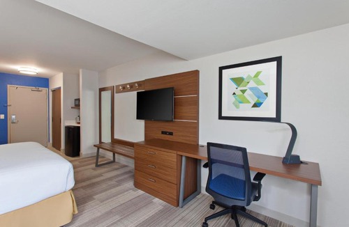 Scripps Ranch Hotel | Holiday Inn Express Mira Mesa San Diego by IHG