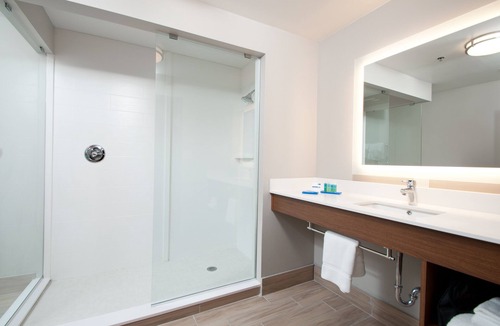 Stafford Hotel | Holiday Inn Express Quantico - Stafford by IHG