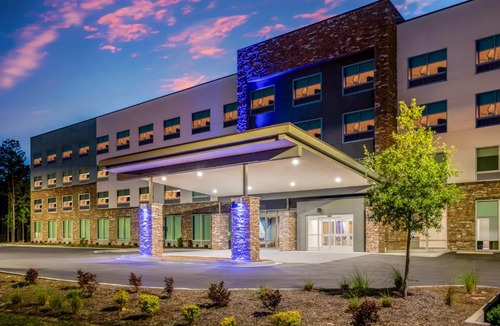 Savannah Hotel | Holiday Inn Express Savannah - Gateway by IHG