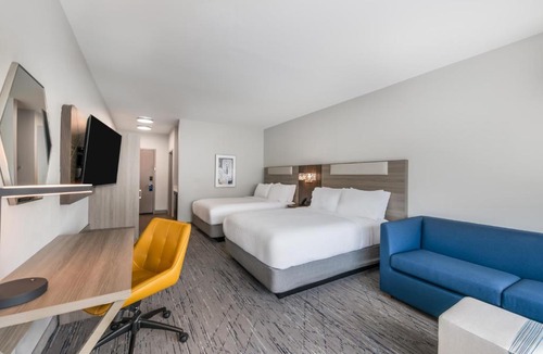 Savannah Hotel | Holiday Inn Express Savannah - Gateway by IHG
