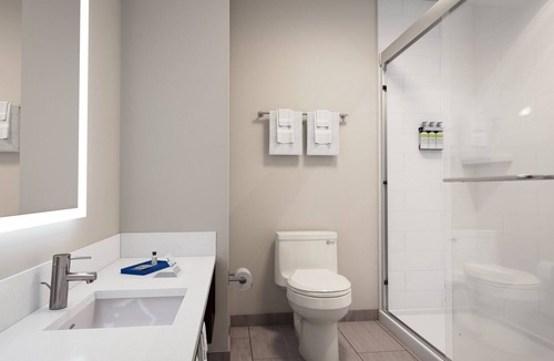 Mission Hills Hotel | Holiday Inn Express & Suites Henderson South - Boulder City by IHG