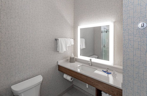 Crosswoods Hotel | Holiday Inn Express & Suites Columbus - Worthington by IHG