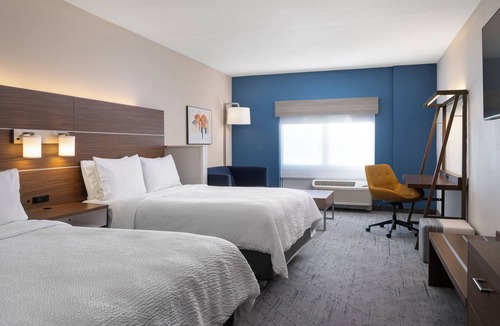 Trinity Hotel | Holiday Inn Express & Suites Trinity by IHG