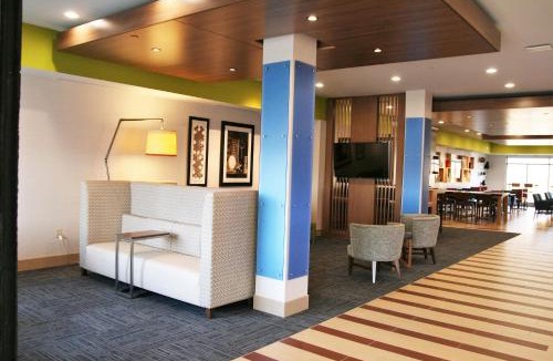 Clarion Hotel | Holiday Inn Express & Suites Clarion by IHG