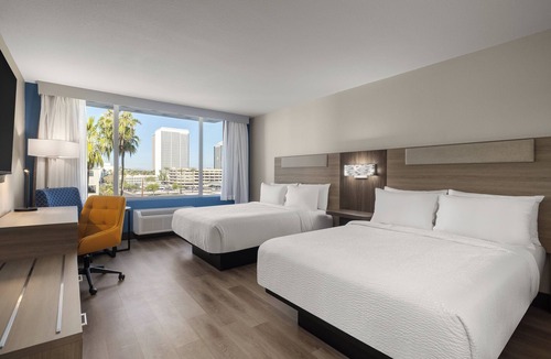 Encanto Hotel | Holiday Inn Express & Suites Phoenix Midtown by IHG
