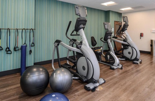 Ruskin Hotel | Holiday Inn Express & Suites - Ruskin by IHG