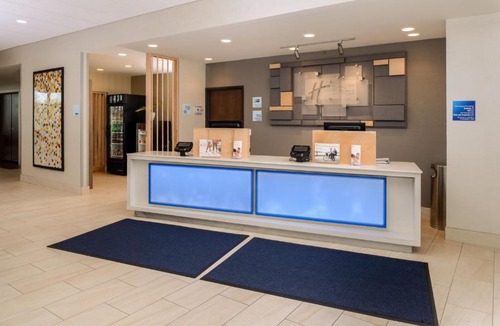 Ruskin Hotel | Holiday Inn Express & Suites - Ruskin by IHG