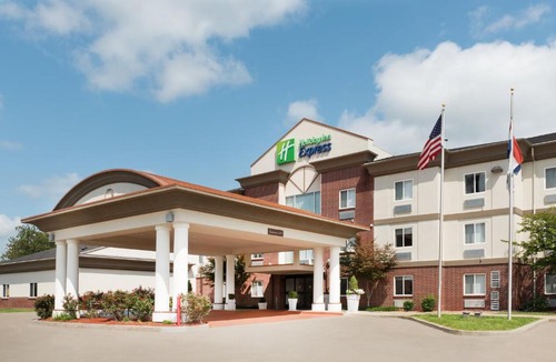 Warrenton Hotel | Holiday Inn Express Warrenton by IHG