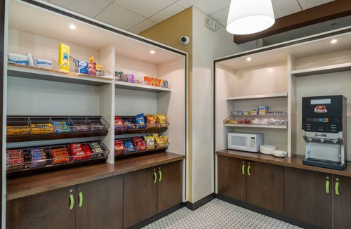 Greensboro Hotel | Holiday Inn Greensboro Coliseum by IHG
