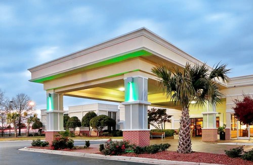 Lumberton Hotel | Holiday Inn Lumberton, an IHG Hotel